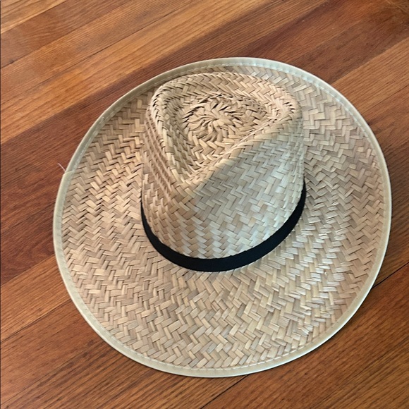 Classic Tan Straw Hat - Picture 1 of 2